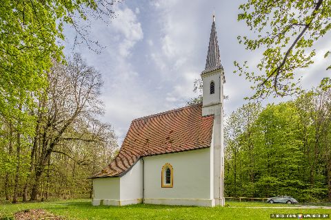 Gemeinde Erharting Landkreis Mühldorf Hampersberg Kirche Außen (Dirschl Johann) Deutschland MÜ